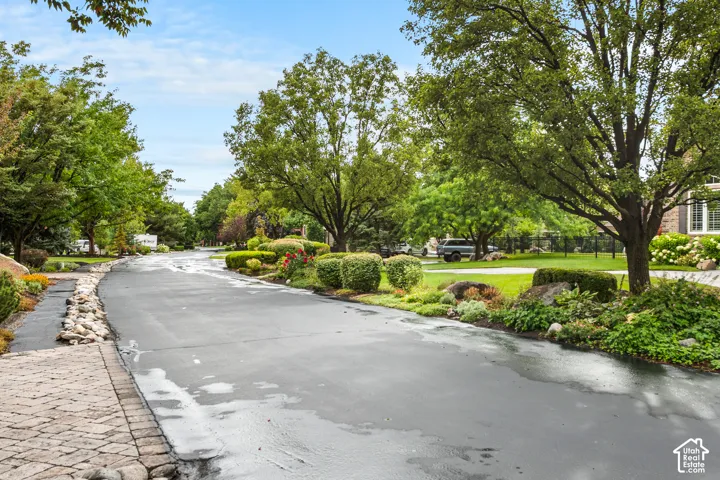 Tree lined streets and parks throughout Hidden Oaks