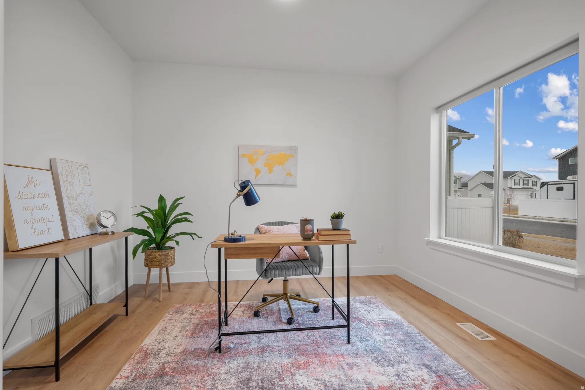 Office/ formal living room off front entry