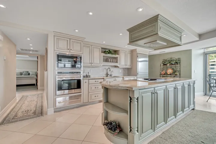 875 S Donner Way #1401, Sandy, Utah 84092