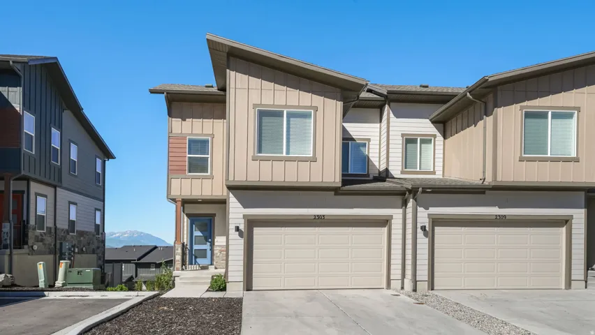 Contemporary townhome exterior