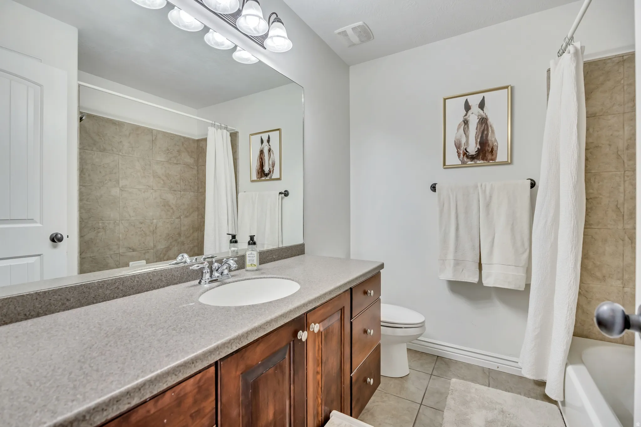 Bedroom 4 En suite bathroom