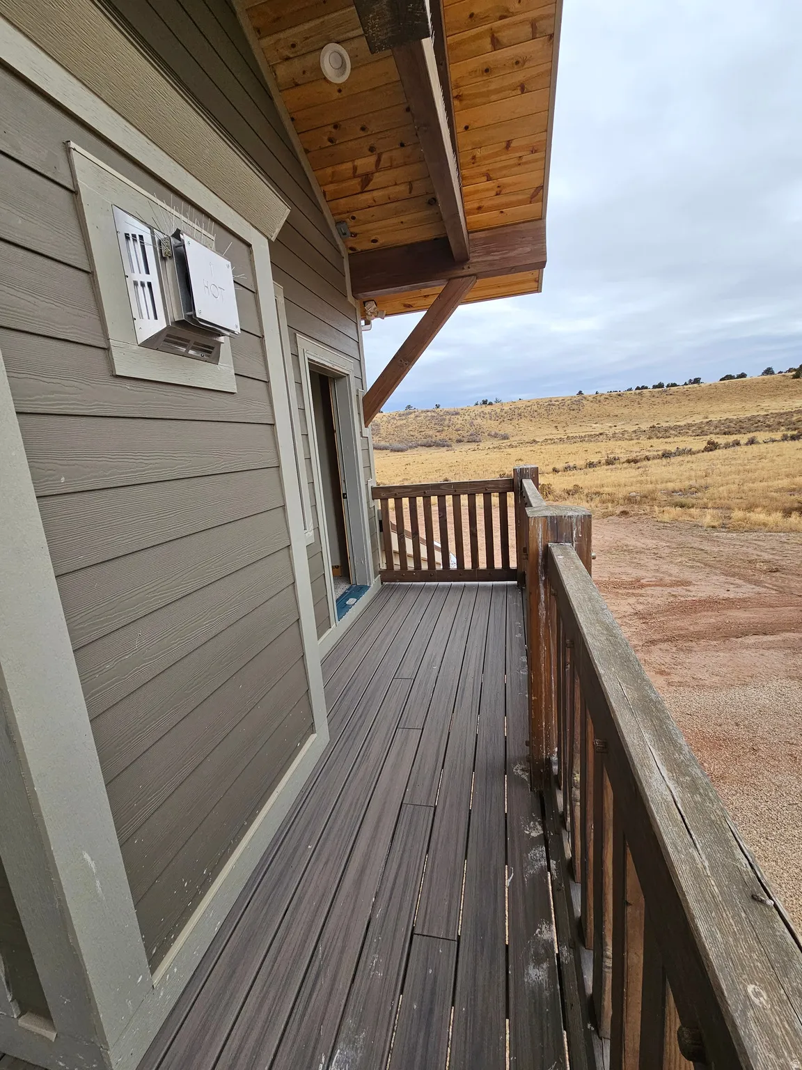 Exterior Decks with Amazing Views!!