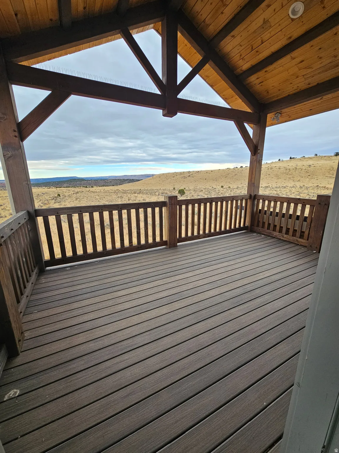 Exterior Decks with Amazing Views!!