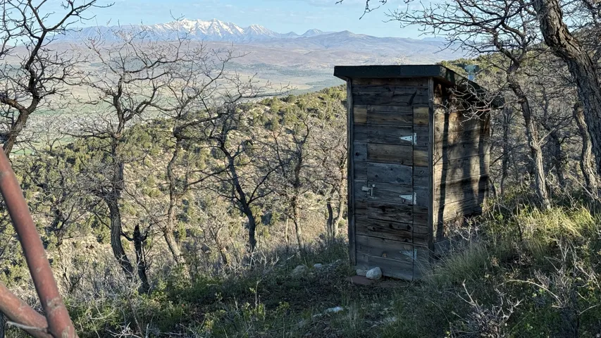 Outdoor structure
