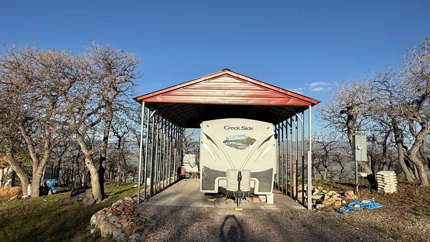 Outdoor structure