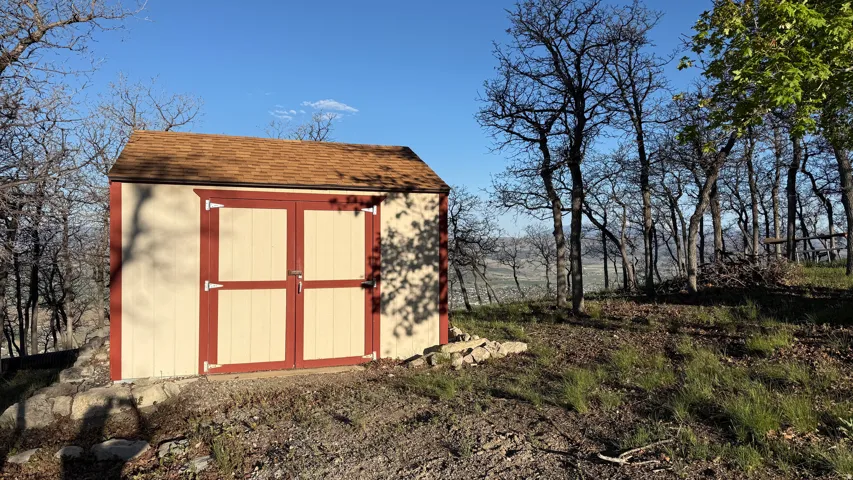 Outdoor structure