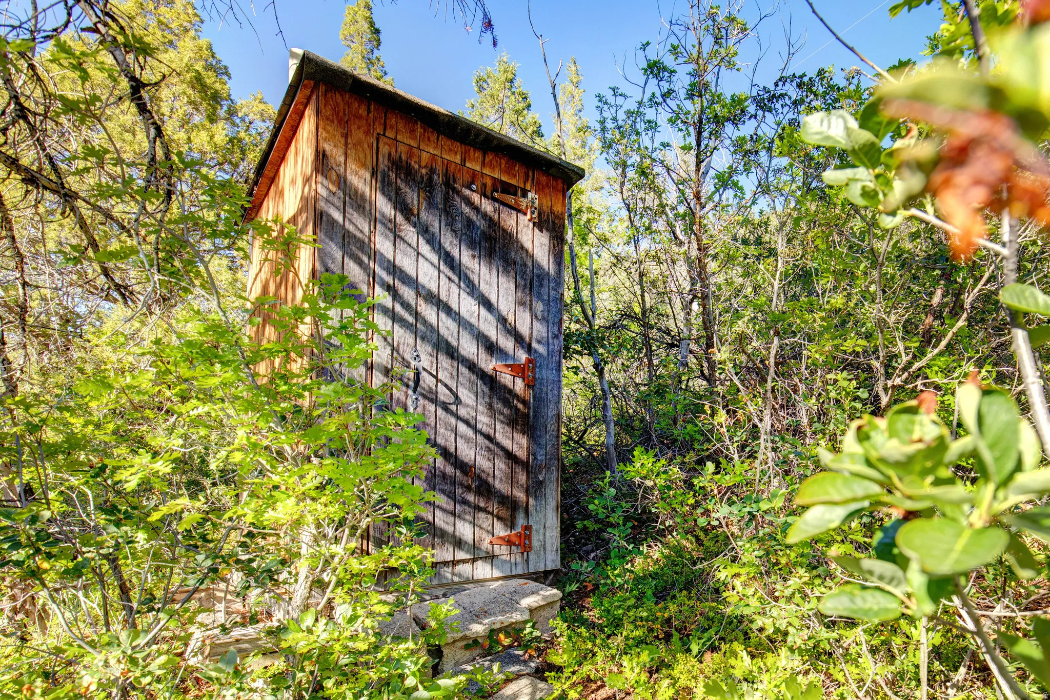 Outdoor structure