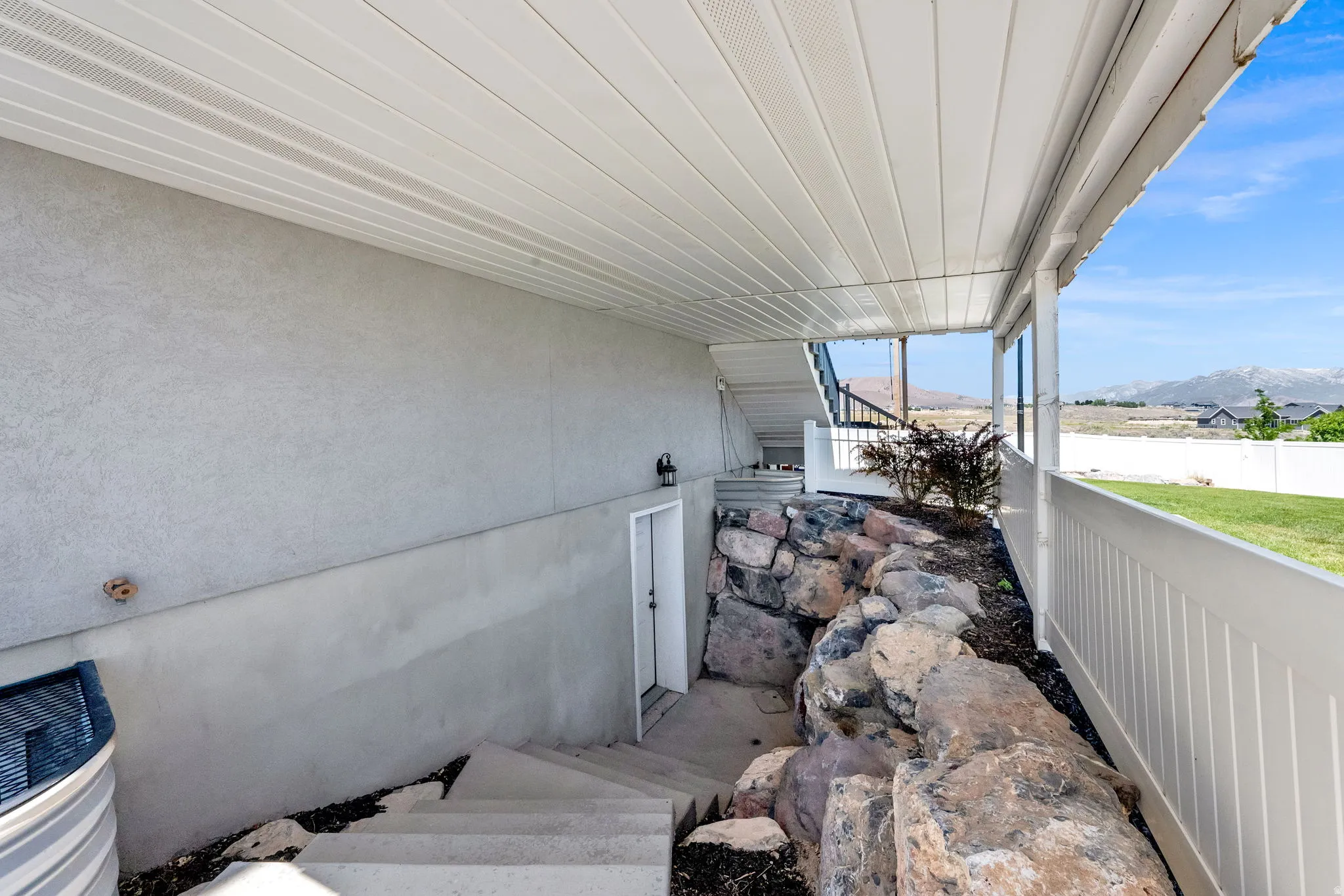 private entrance for basement apartment
