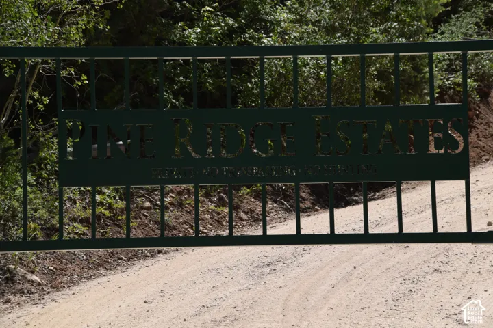 Gate