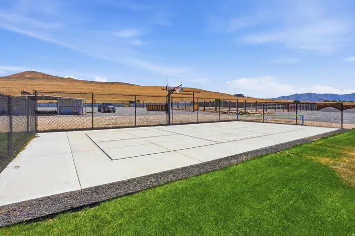 9590 W Point Lookout Dr, Bothwell, Utah 84337