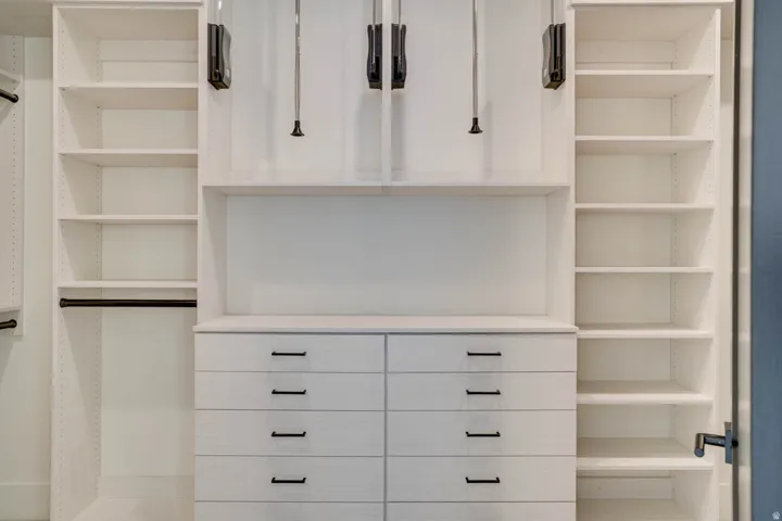 Walk in closet