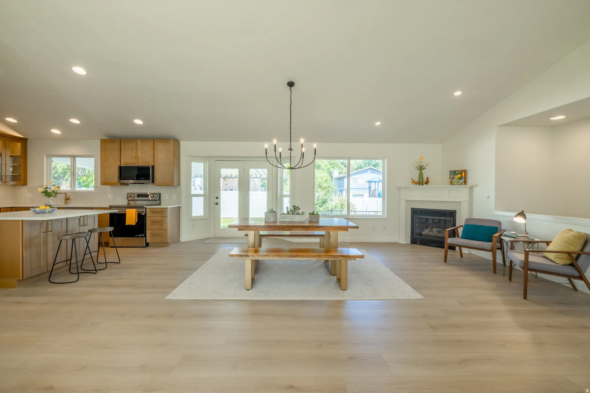 Great room with generous area for dining