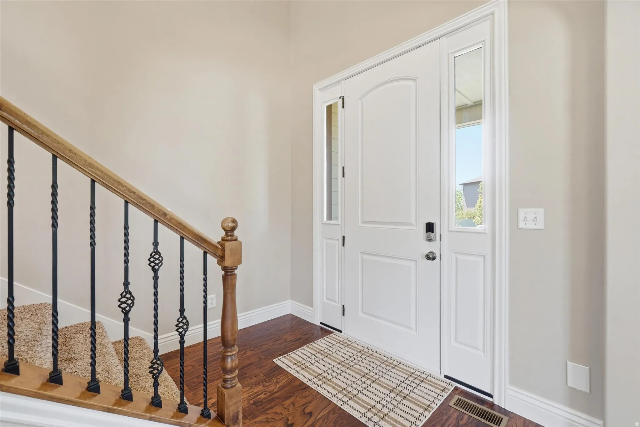 Spacious, vaulted Entryway