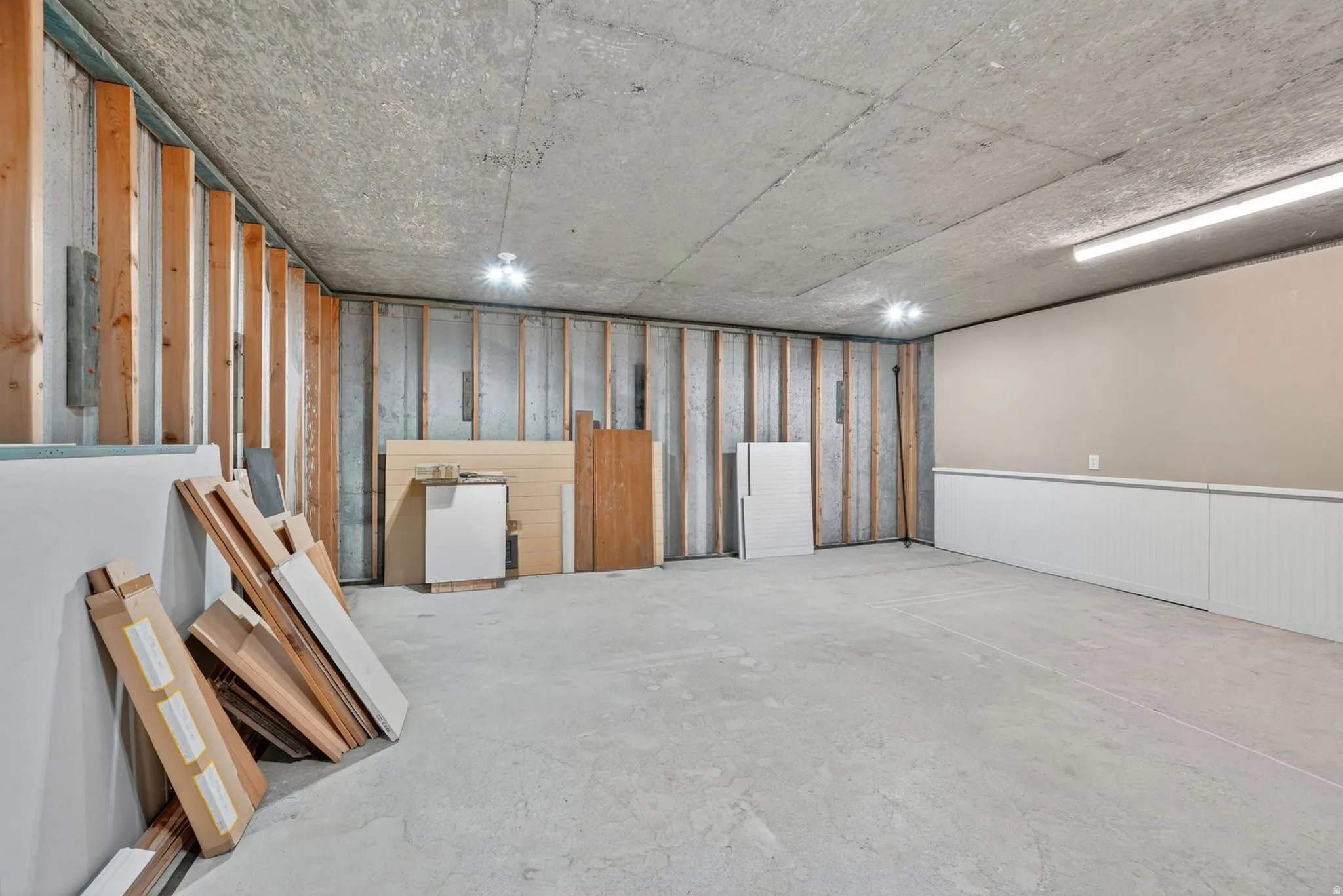 Workshop, future gym room, theater room or storage.