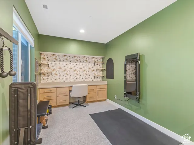 Built in desk and cabinetry
