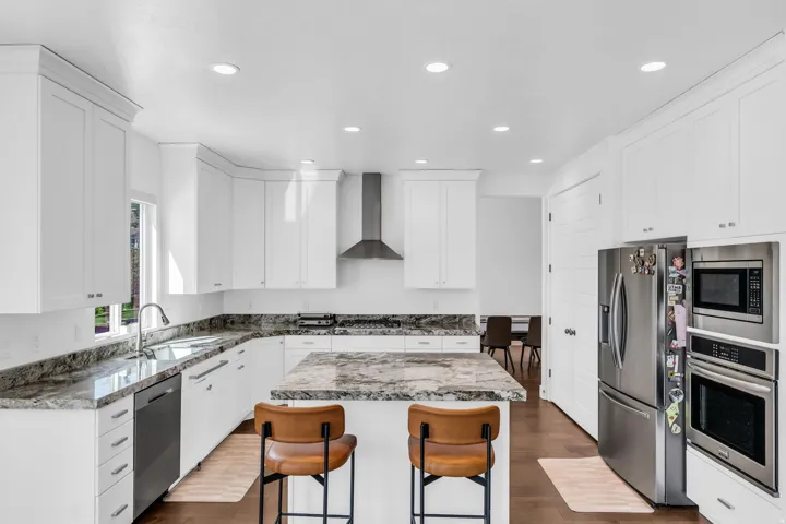 12517 N Minots Ledge Dr, Highland, Utah 84003