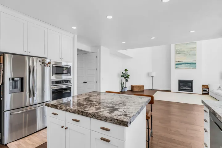 12517 N Minots Ledge Dr, Highland, Utah 84003