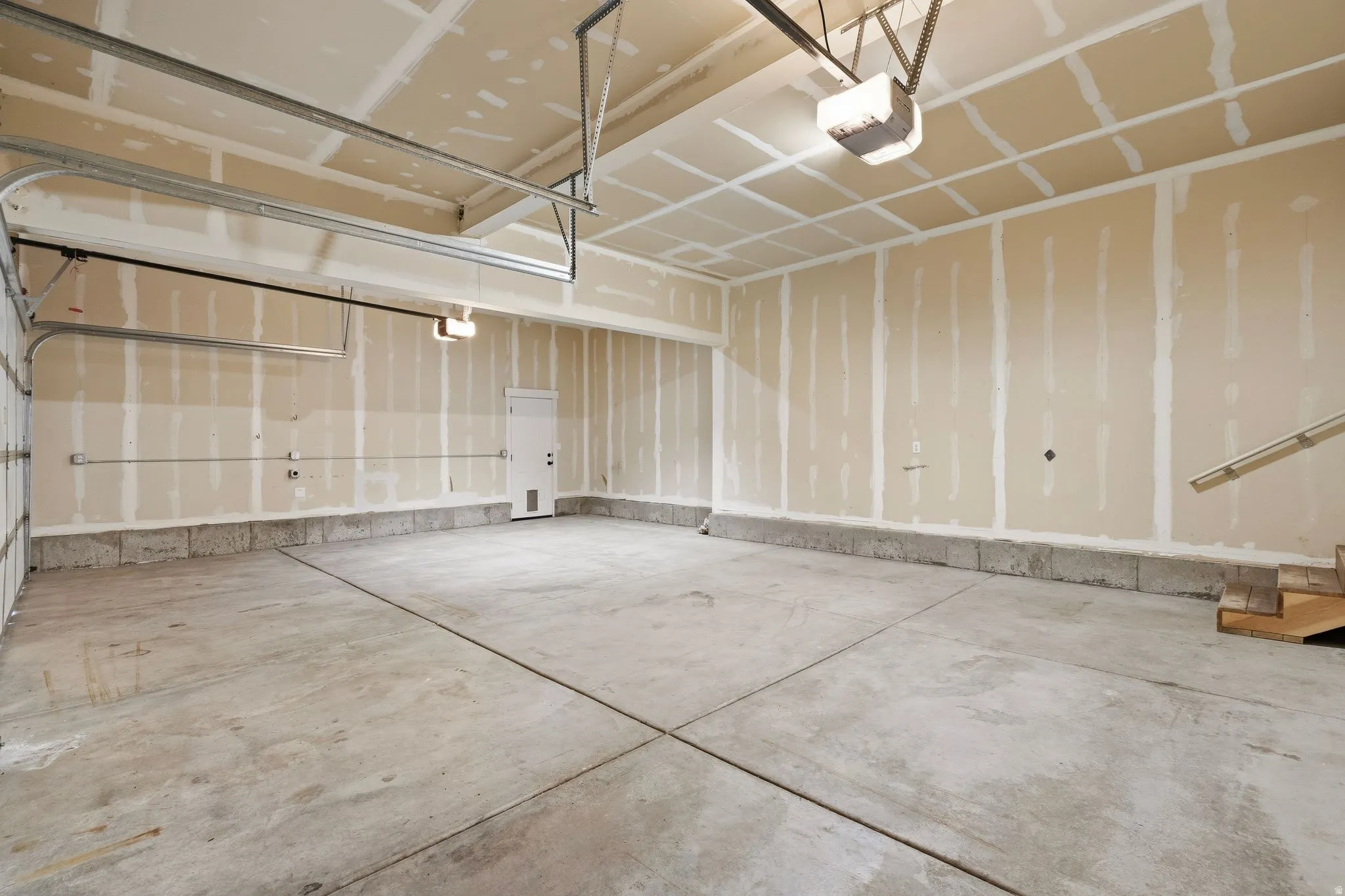 3 Car Garage