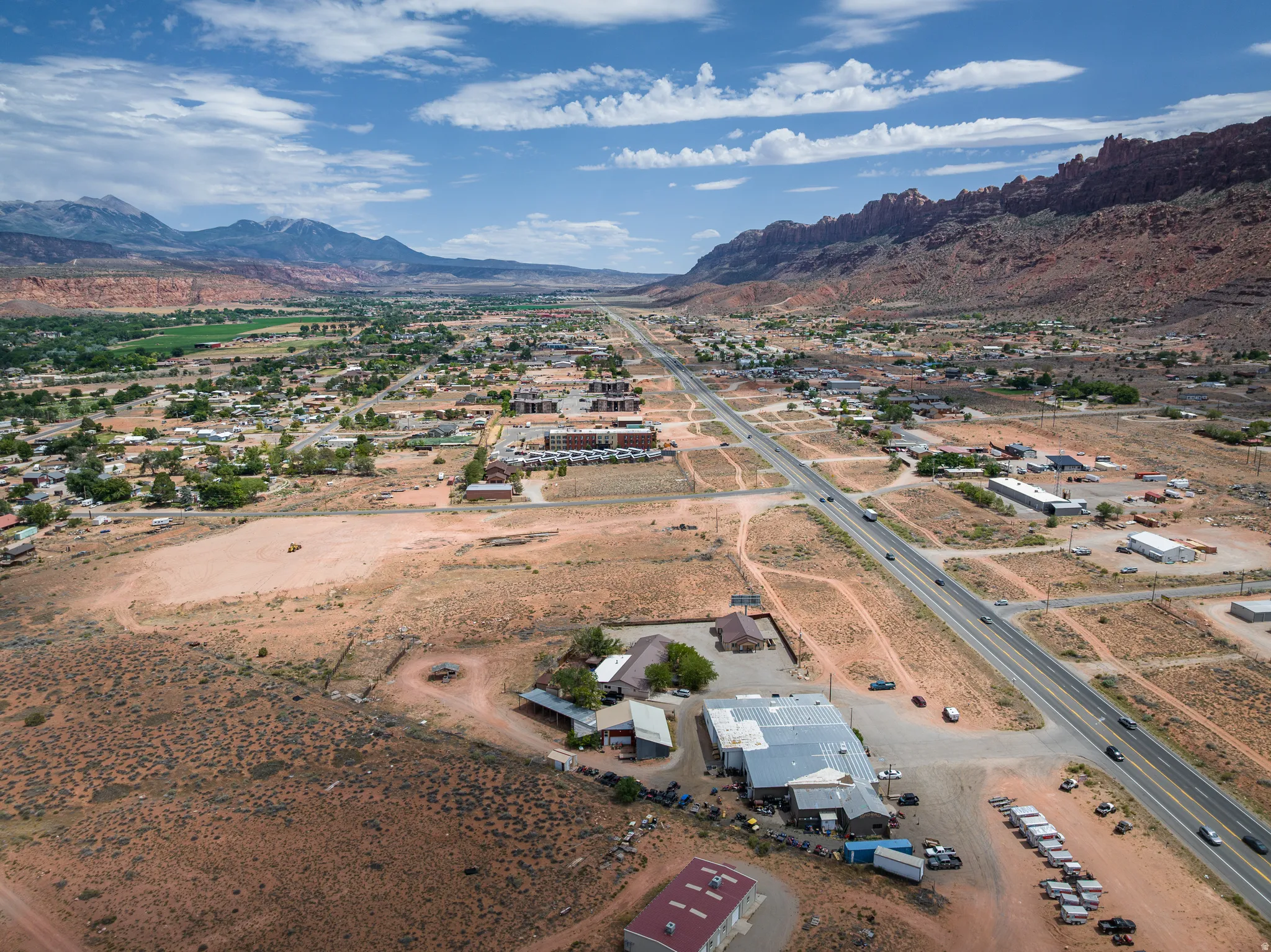 Expansive land offering, with existing structures and highway frontage