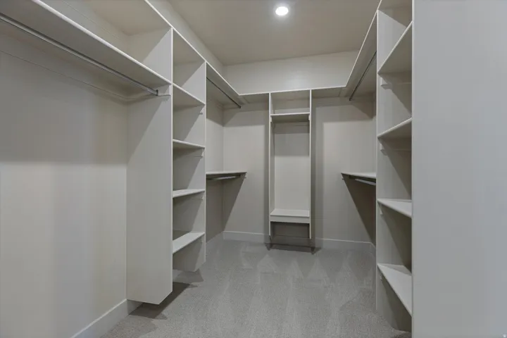 Walk in closet