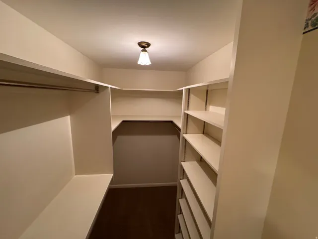 Walk in closet