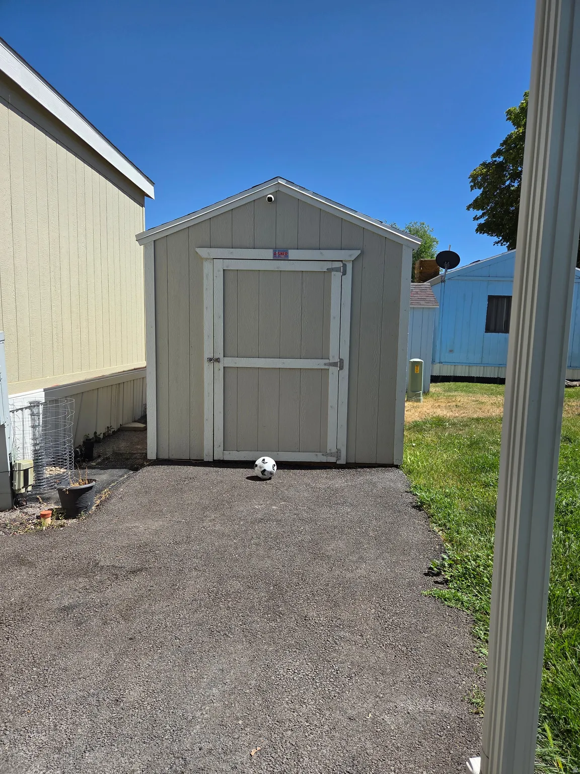 Exterior storage shed