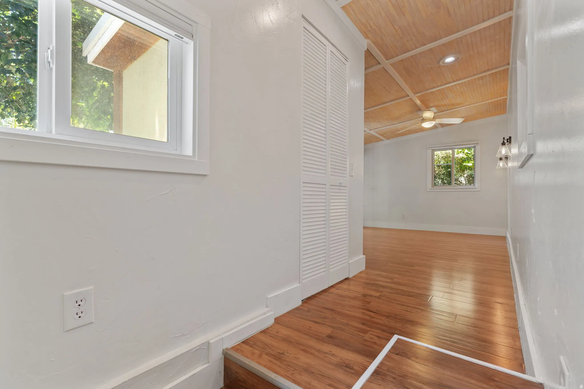 Hallway to the garden bedroom