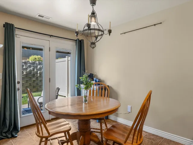 Outdoor access via double glass doors