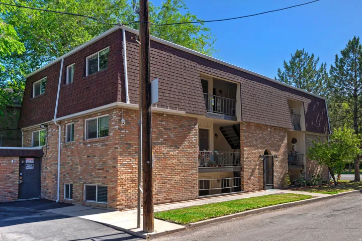 Outdoor building