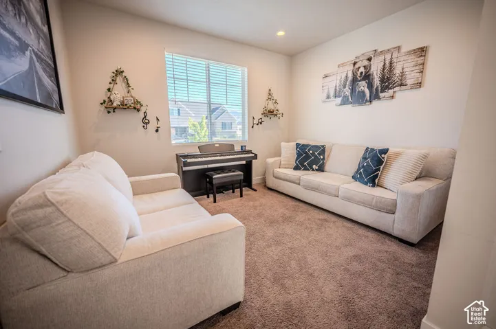 Spacious Formal Living room, Music Room or Flex room to convert to Office