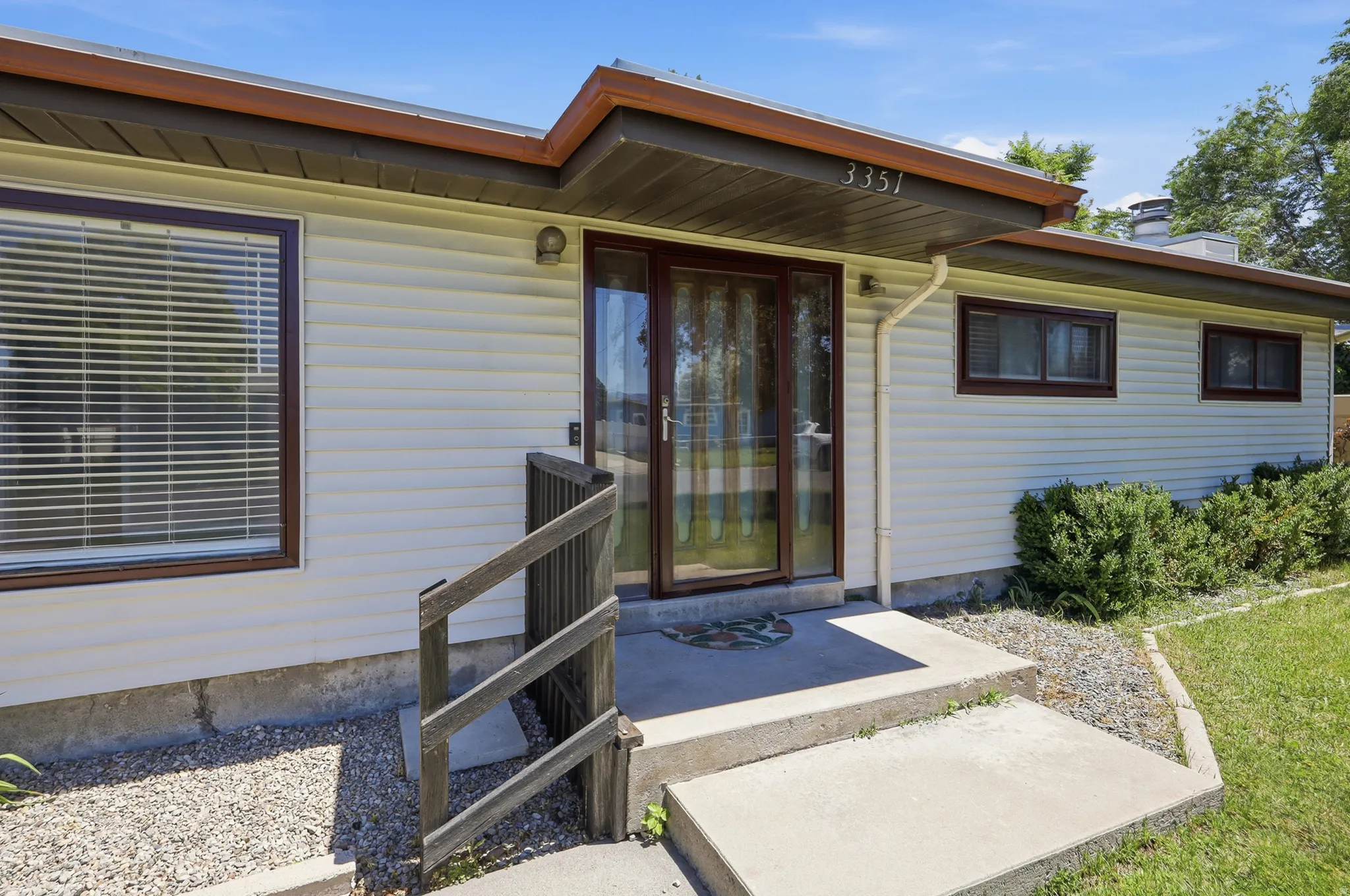 Exterior siding in a light neutral tone