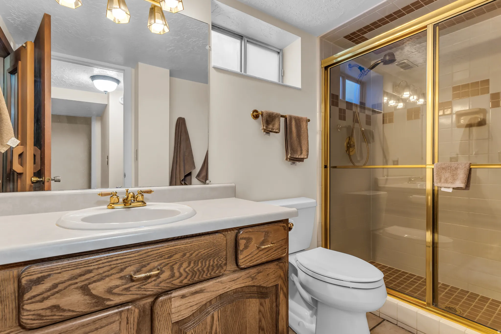 3/4 bathroom featuring a sauna.