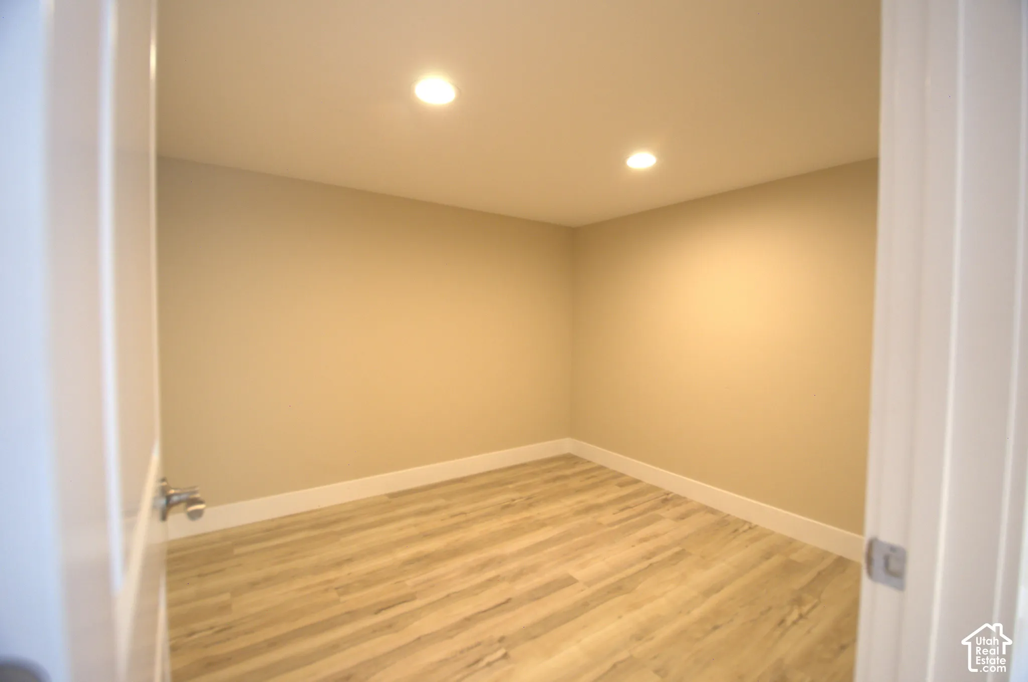 9.6x9.9' storage room