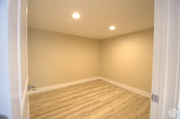 9.6x9.9' storage room