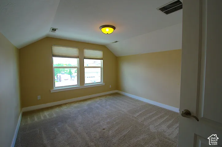 11.9x11.9, front bedroom