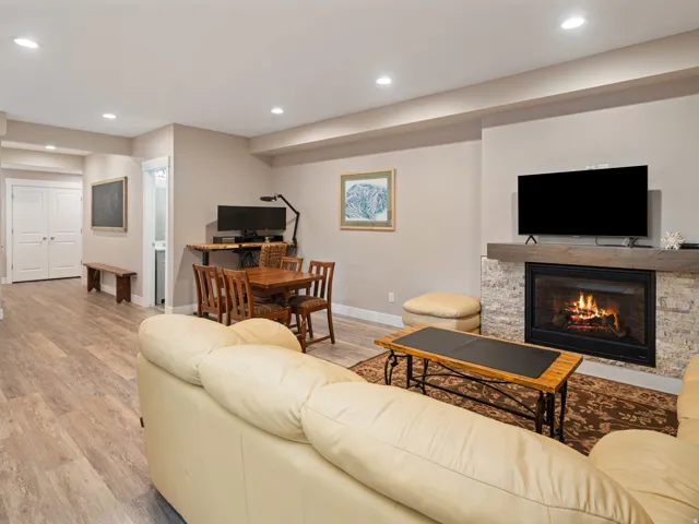 6389 E 820 S, Huntsville, Utah 84317