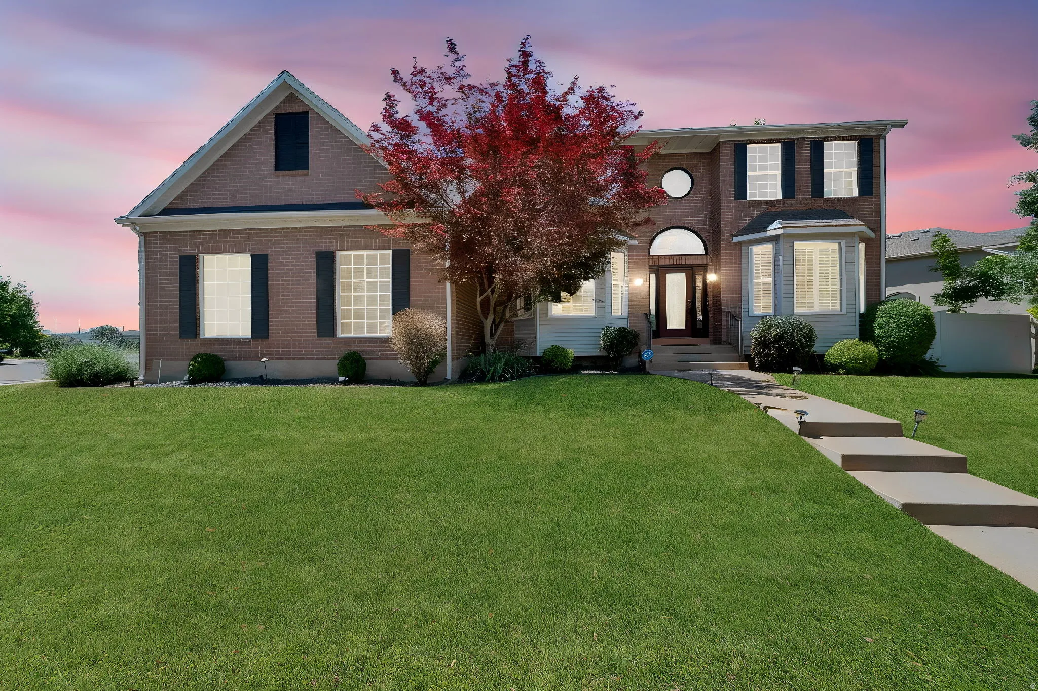 Beautiful Two-story Brick home with great curb appeal located in The Oakridge Country Golf Club Estates