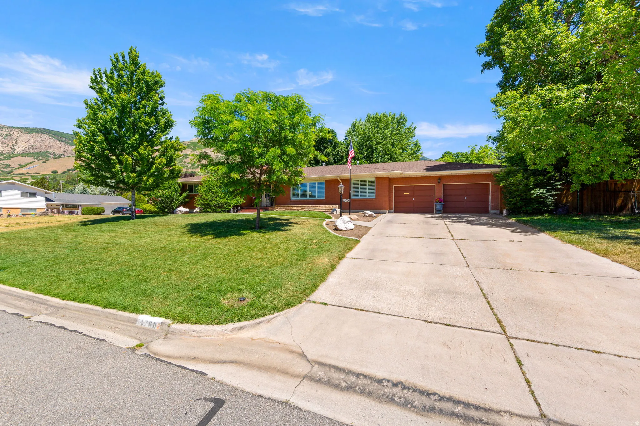 Extra large Driveway!  Great for family gatherings or extra vehicles!