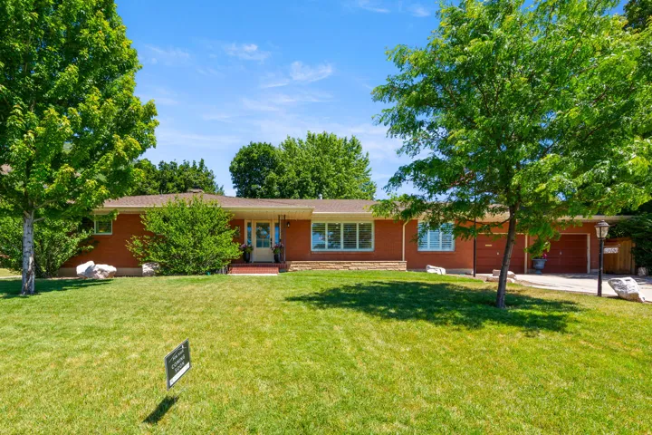 Large Beautiful Brick Rambler 4524 s.f. .