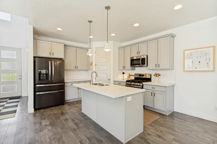 2413 N Gotland Way, Lehi, Utah 84043
