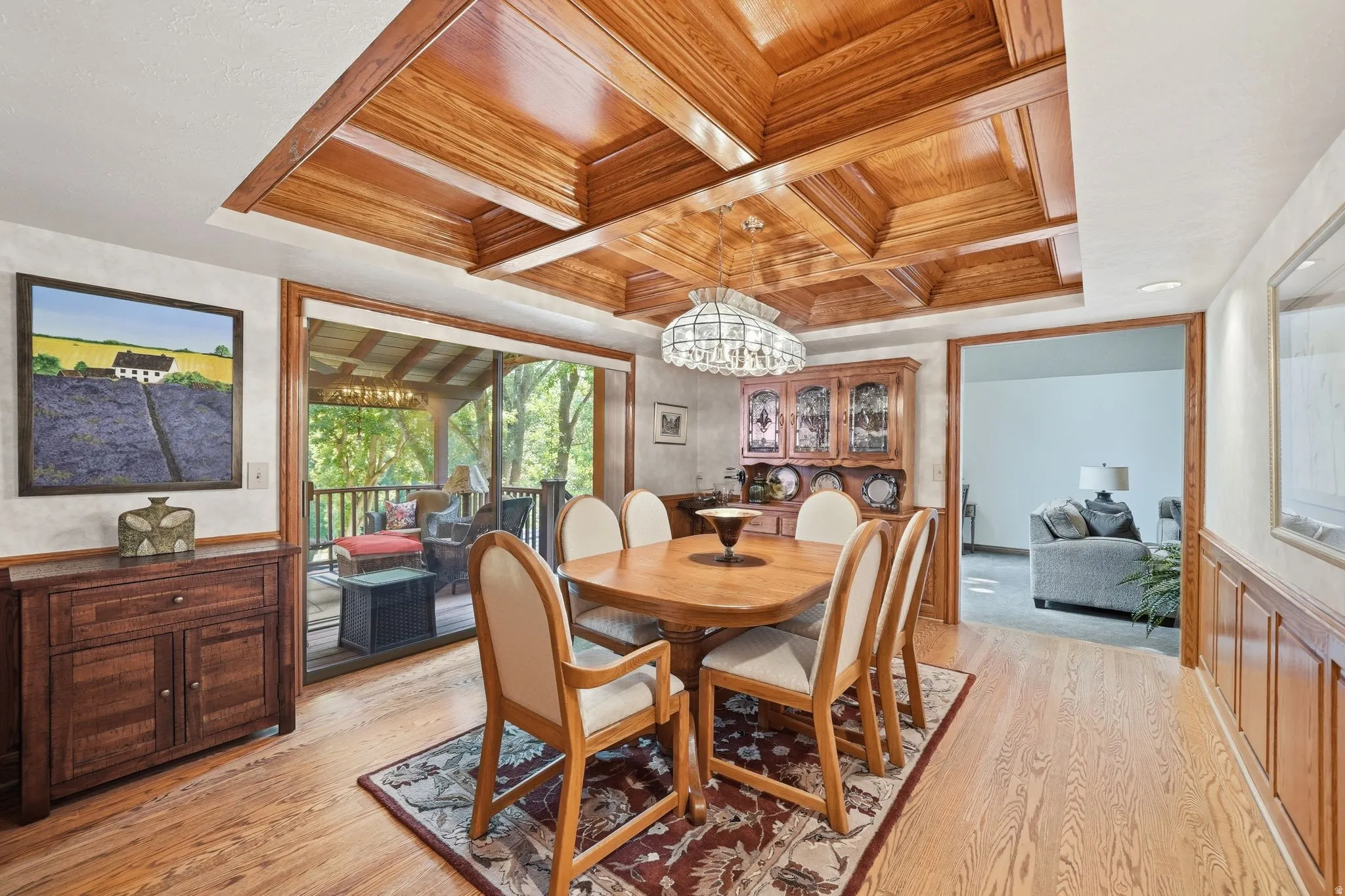 Tray ceiling featuring wood paneling