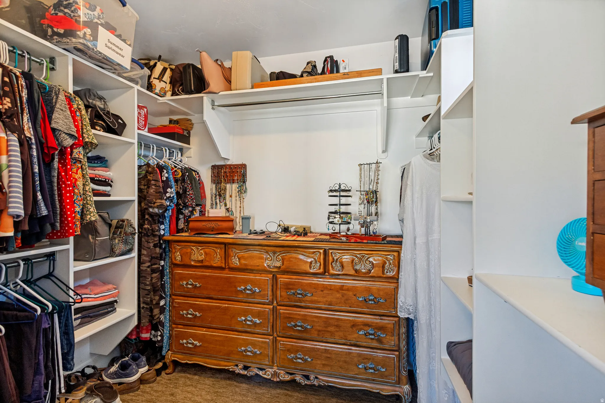 walk in closet