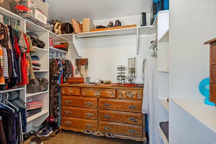 walk in closet