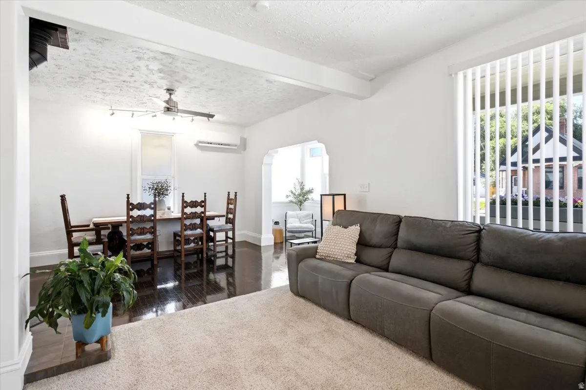 Living room/Dining Room