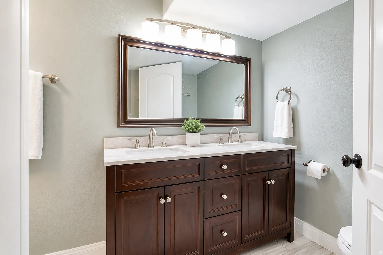 Basement Apartment Bathroom