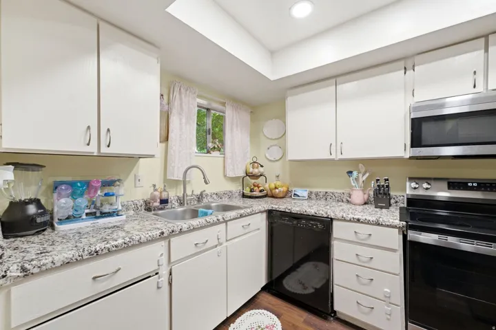 1825 W 7600 S #h103, West Jordan, Utah 84084