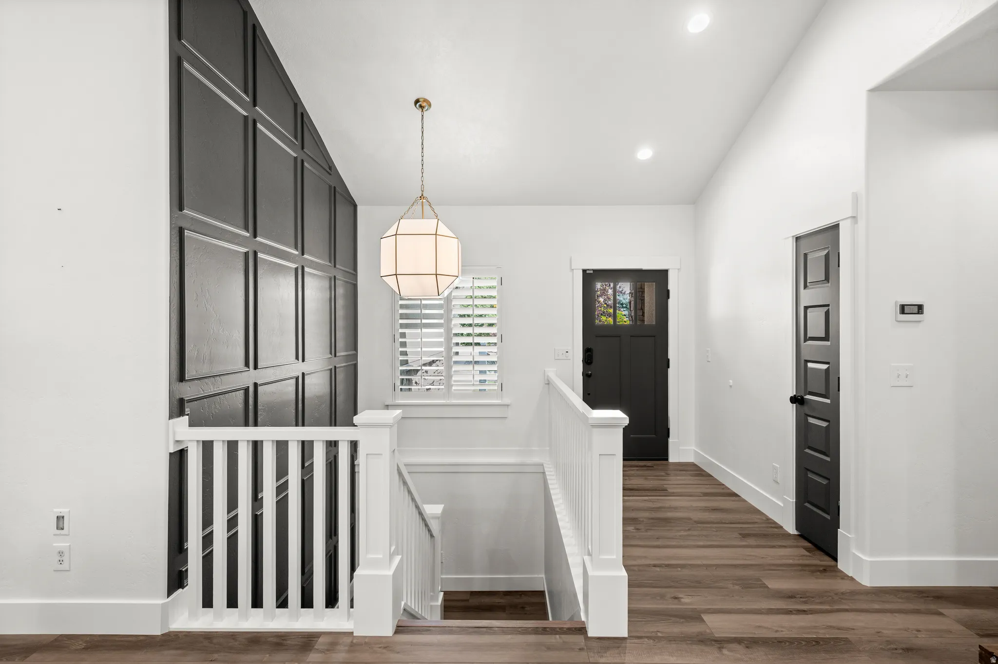 Large entryway to meet and great family and friends.