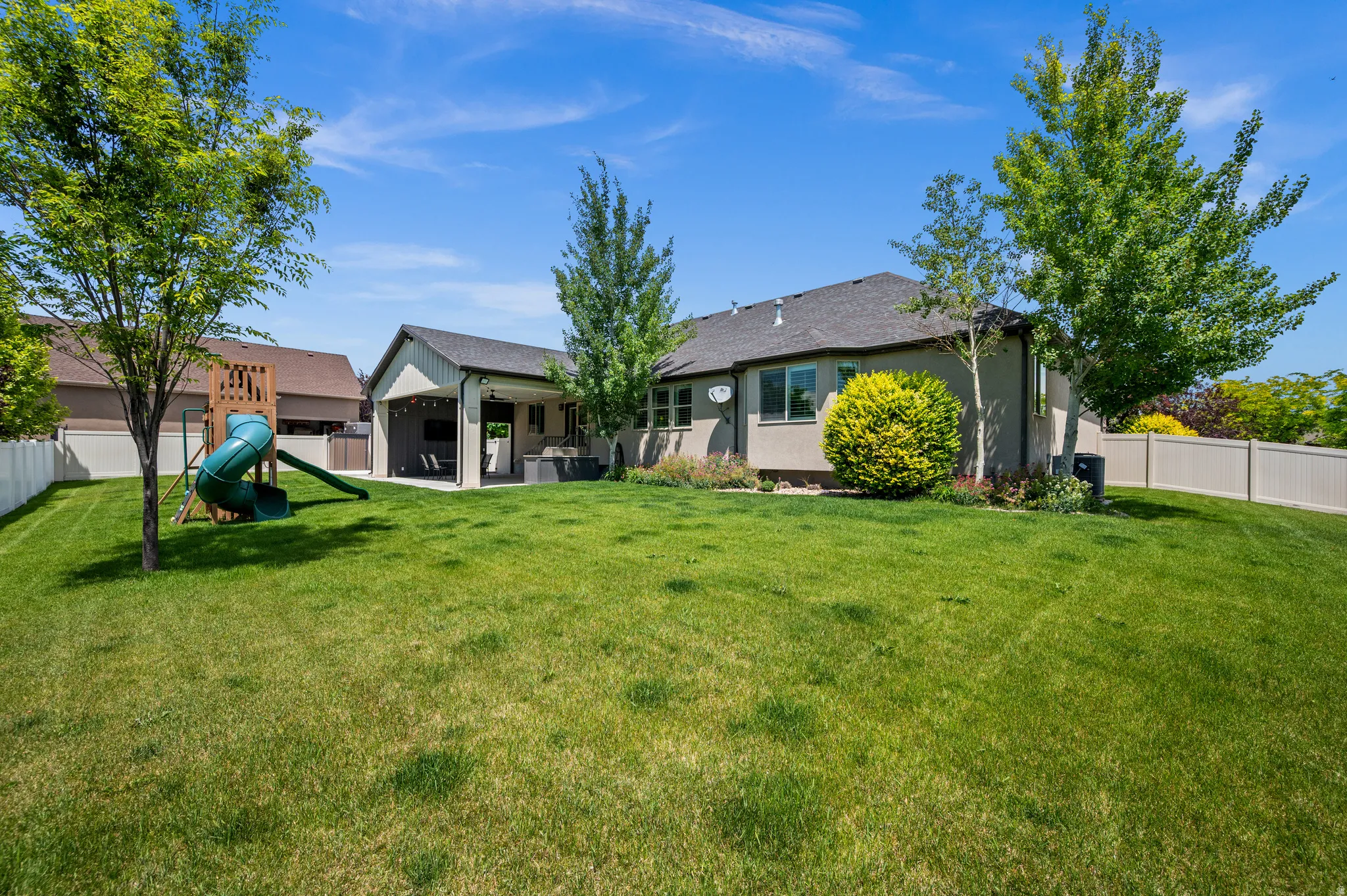 A backyard like this is becoming increasingly rare—beautifully maintained, generously sized, and ready to be enjoyed.