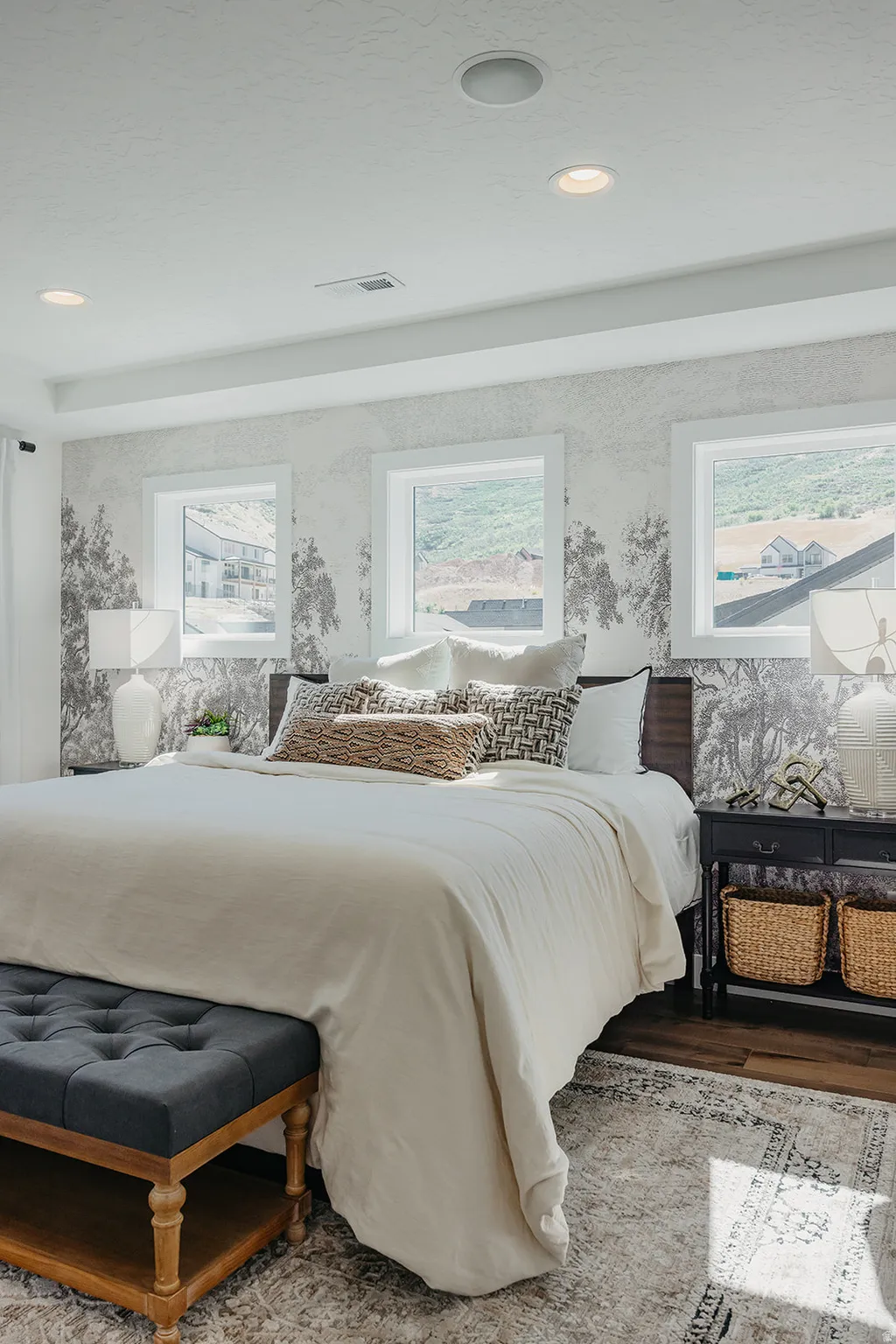 Recessed lighting and ceiling-mounted speaker