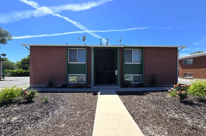 Outdoor building